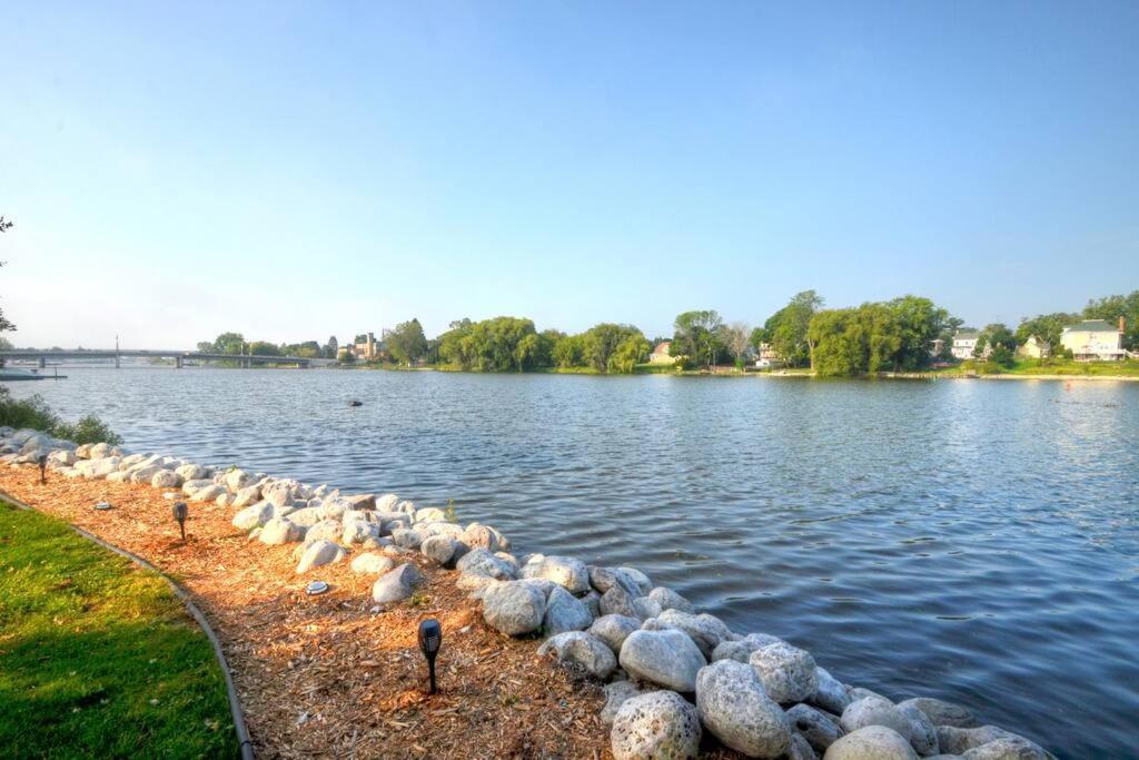 Riverfront Retreat! Water Front And Dog Friendly! Villa Two Rivers Exterior photo